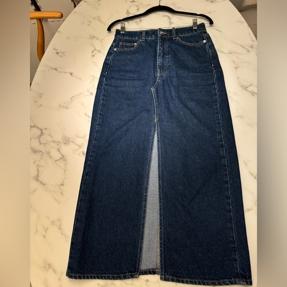 H&M dark blue denim midi column denim skirt size 4 - Picture 3 of 6
